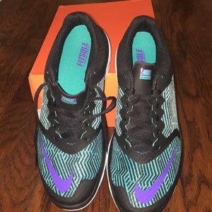 Brand new women’s Nike